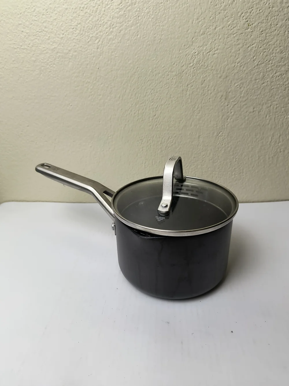 Calphalon 1.5qt/1.4L Black Saucepan with Glass Lid and Stainless Handle